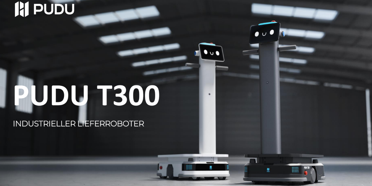 Zwei industrielle Lieferroboter PUDU T300 stehen nebeneinander in moderner Logistikhalle bereit