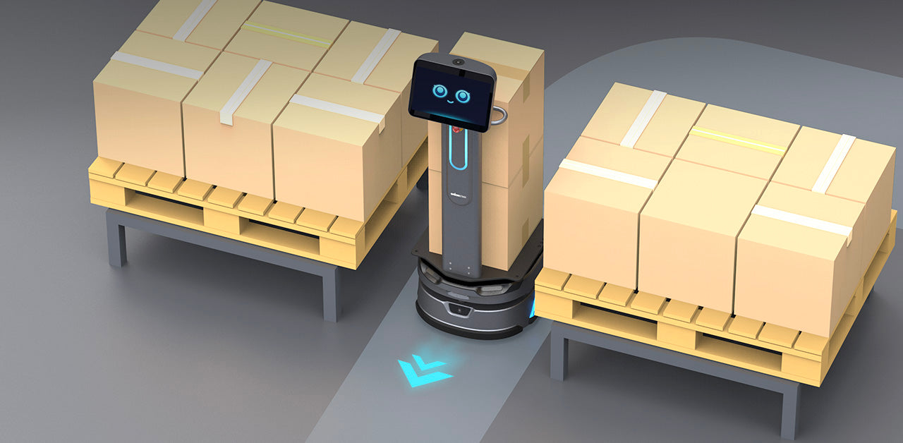Logistikroboter manövriert präzise zwischen zwei Paletten mit Kartons auf definiertem Fahrweg