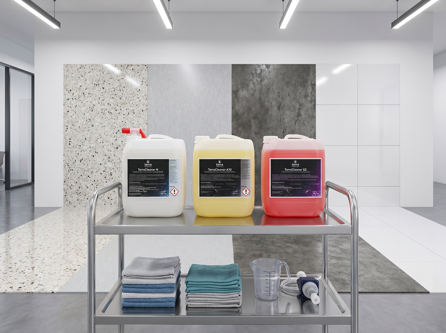 TerraCleaner N, A10 und S3 Reinigungsmittel auf einem Reinigungswagen für professionelle Flächenreinigung.