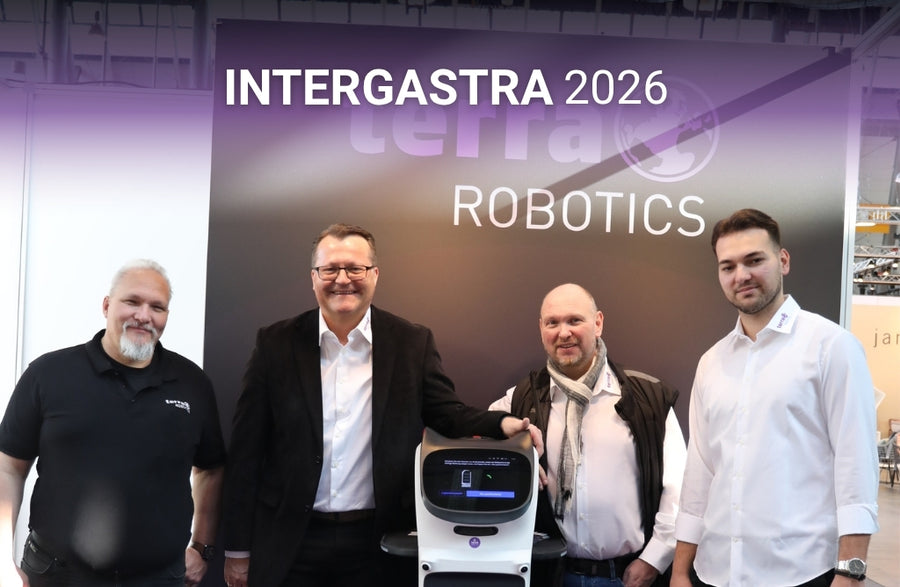 Terra Robotics auf der INTERGASTRA 2026 mit Serviceroboter am Messestand